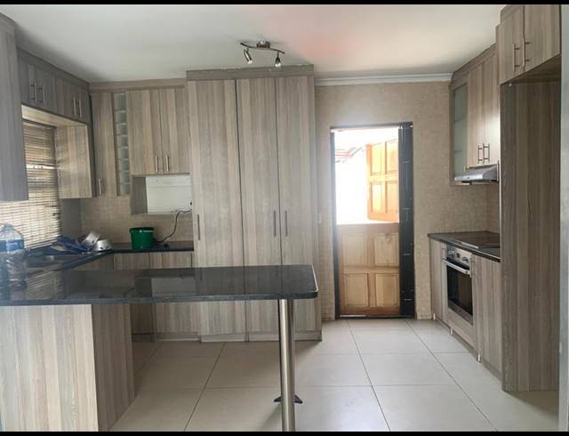 3 BEDROOM HOUSE FOR SALE IN SILWOOD HEIGHTS